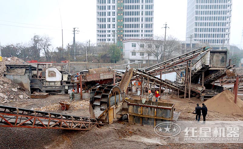 qmh用户移动式建筑垃圾破碎现场